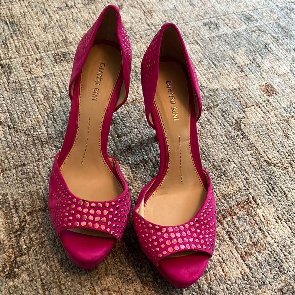 Gianni Bini Pink Heels